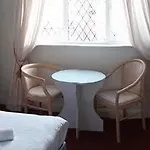 The White House 3*