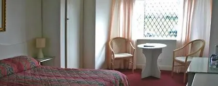 The White House Salthill