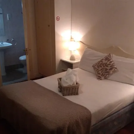 The White House Konukevi