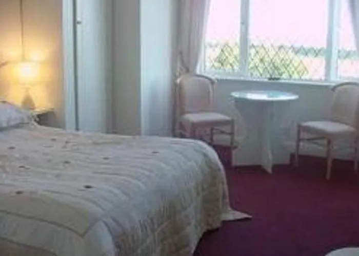 The White House 3* Salthill
