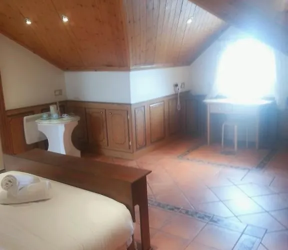 Konukevi The White House 3*