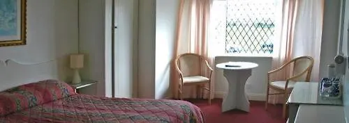 The White House Salthill