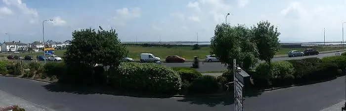 Konukevi The White House 3*