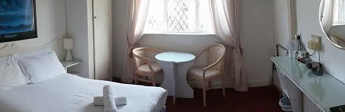The White House 3*